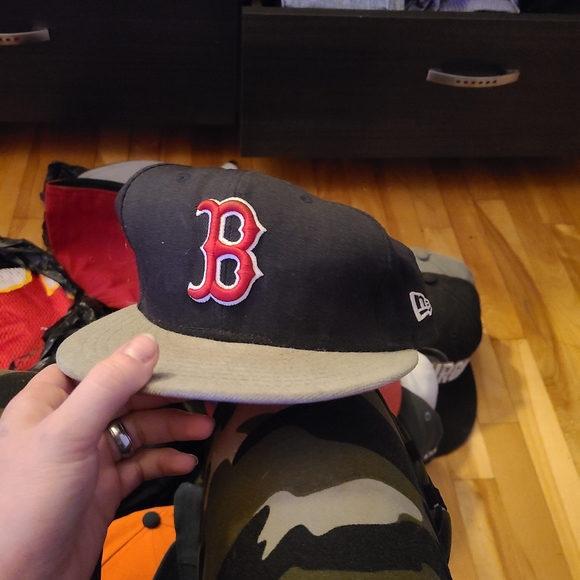 Snapback - Picture 13 of 16